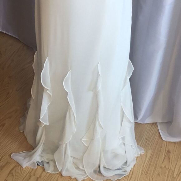 Cream gown w/ sequins & beads ruffled bottom in 8 - Picture 5 of 16